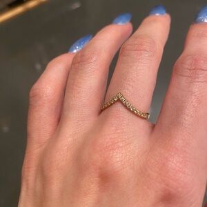 Chevron diamond ring